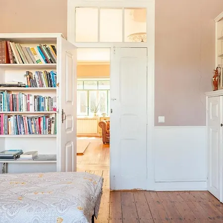 Violeta Com Chamine Quarto em Acomodações Particulares Ramalhal