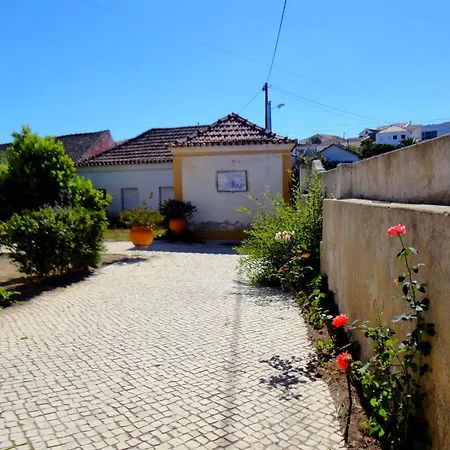 Violeta Com Chamine Quarto em Acomodações Particulares Ramalhal